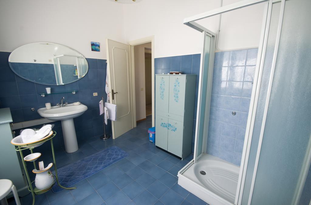 Bed And Breakfast Romantica Evasione Sutri Szoba fotó