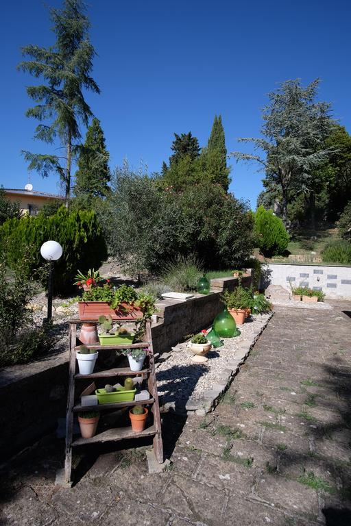 Bed And Breakfast Romantica Evasione Sutri Kültér fotó