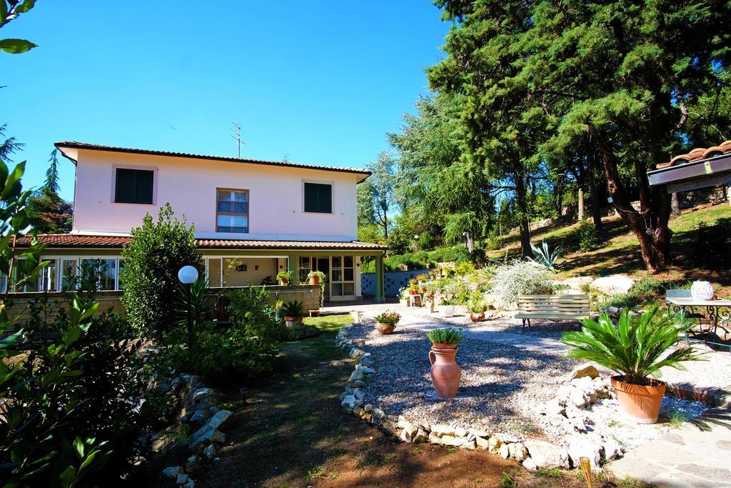 Bed And Breakfast Romantica Evasione Sutri Kültér fotó