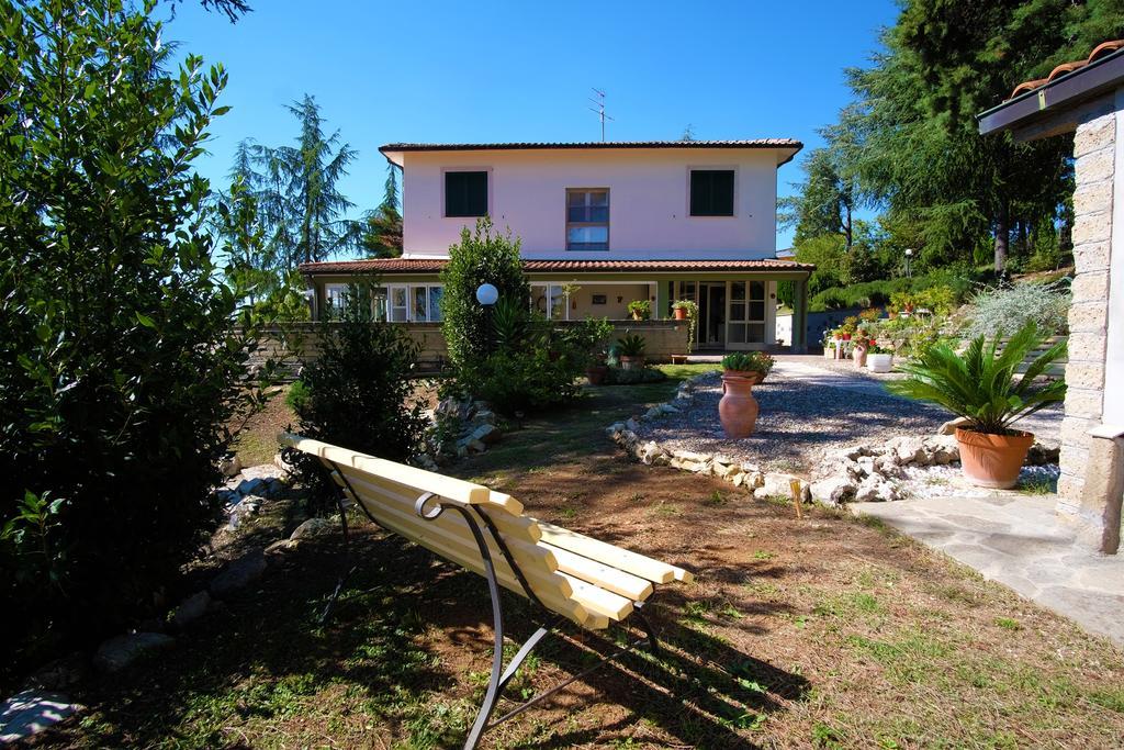 Bed And Breakfast Romantica Evasione Sutri Kültér fotó