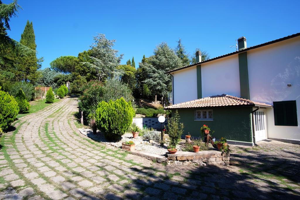Bed And Breakfast Romantica Evasione Sutri Kültér fotó